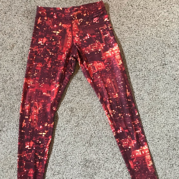 Nike Pants - Nike cityscape running tights